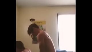 Tengo sexo con mi mejor amigo antes de ir a la Universidad (Me rompe el culo)