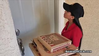 Asian babe delivers pizza and gets into a threesome